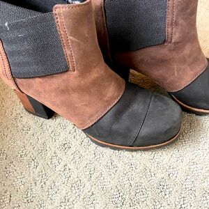 Sorel Addington boots size 7.5